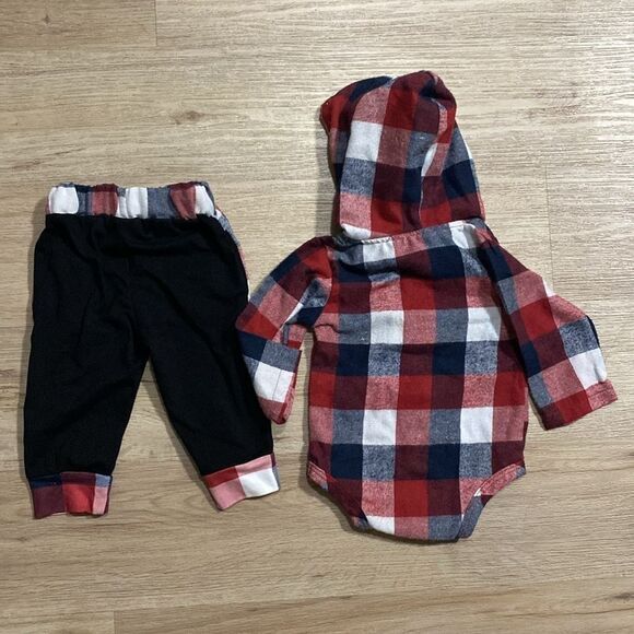 Mama’s Boy Plaid Hooded Onesie & Pants Set – Size 70 (3–6 Months) - Picture 8 of 9